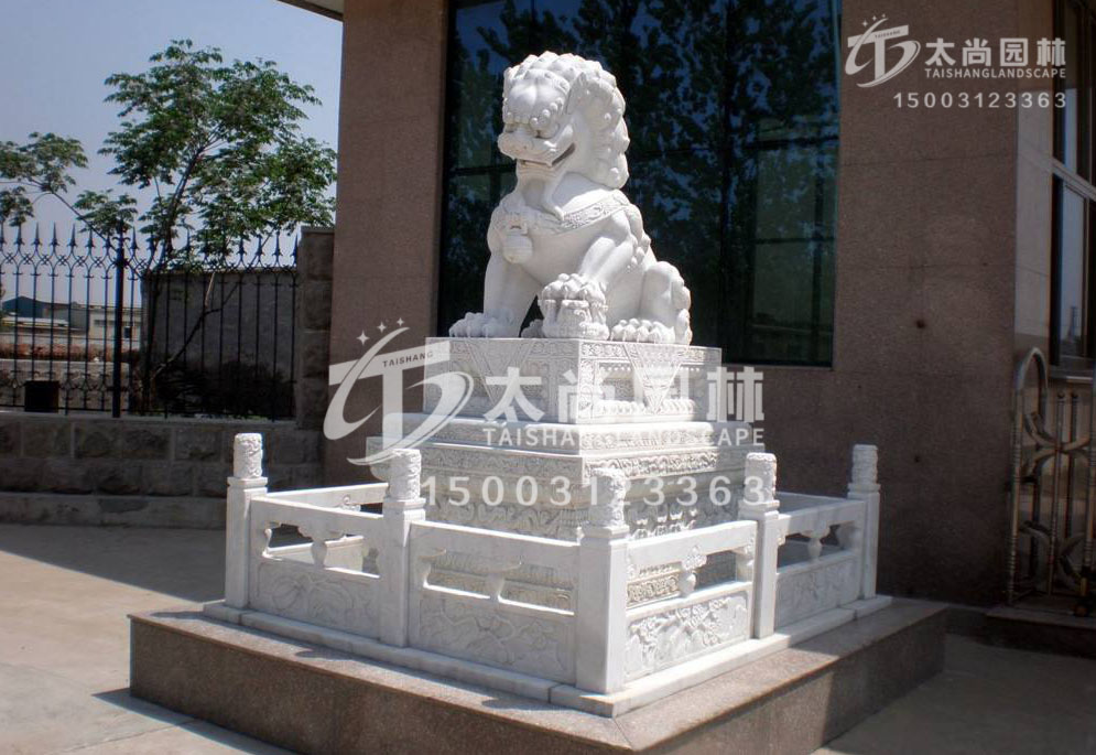 門(mén)口石獅子